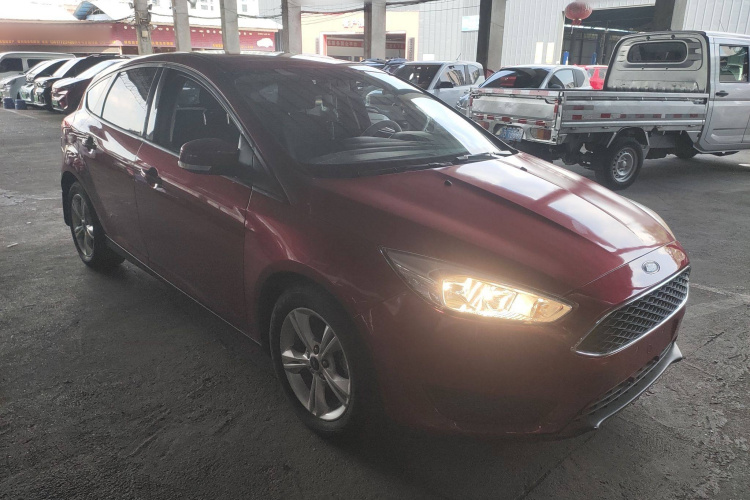 福特 福克斯 2018款 两厢经典 1.6L 自动舒适型智行版车身外观6002