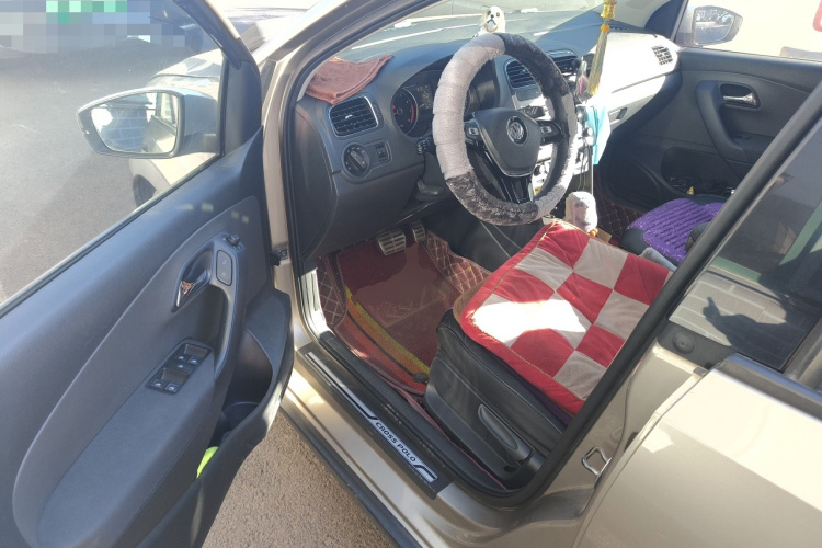 大众 2014款 1.6L Cross Polo 自动中控内饰7003
