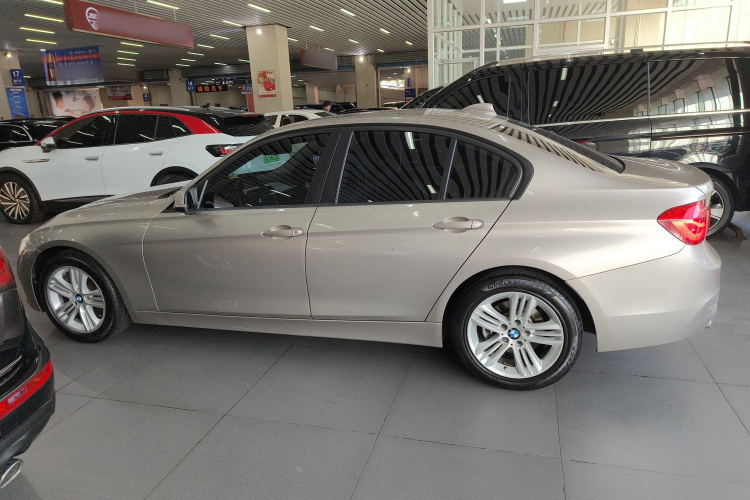 宝马3系 2016款 320i 时尚型车身外观6003