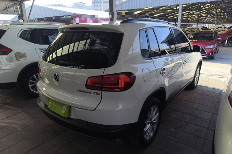 大众 途观 2015款 1.8TSI 自动两驱舒适版车身外观7