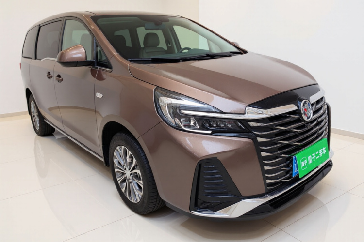 别克GL8 2023款 陆上公务舱 舒适型车身外观3