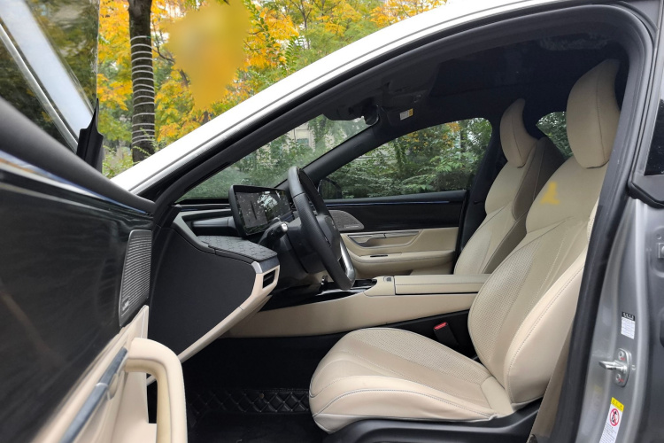 小鹏P7 2020款 670E中控内饰7001