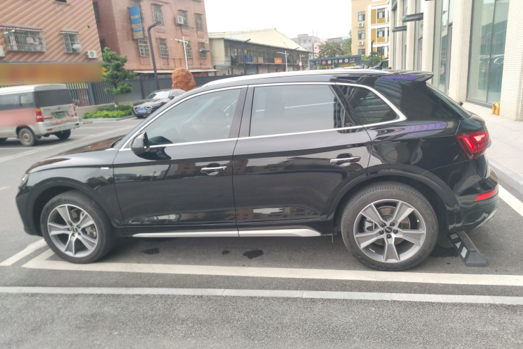 奥迪Q5L 2022款 改款 45T 豪华动感型车身外观4