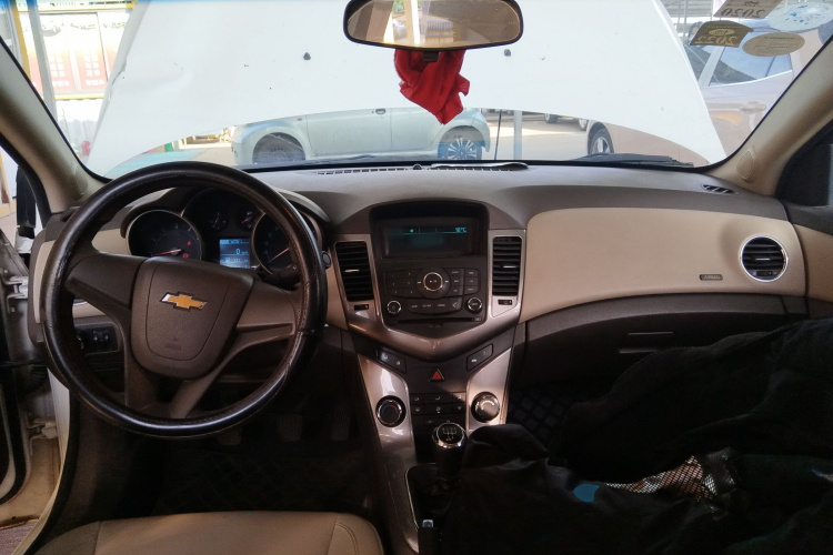 雪佛兰 科鲁兹 2015款 1.5L 经典 SE MT中控内饰12