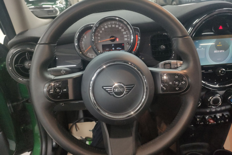 MINI 2023款 1.5T ONE 五门版局部细节13