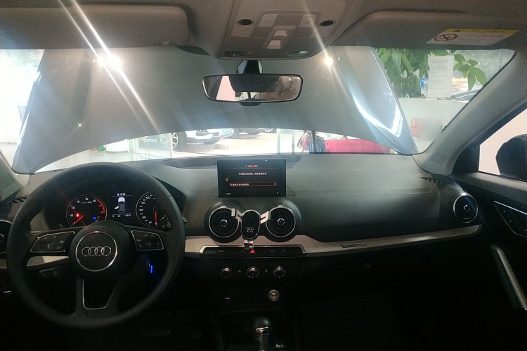 奥迪Q2L 2020款 35 TFSI 进取动感型中控内饰12