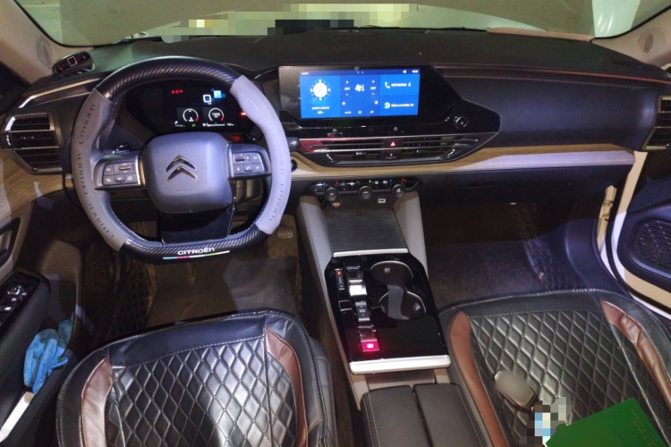 雪铁龙 凡尔赛C5 X 2022款 1.6T 享不凡 虎年开门红版中控内饰12