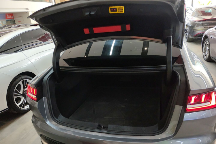 比亚迪 汉 2020款 EV 超长续航版豪华型机舱底盘23