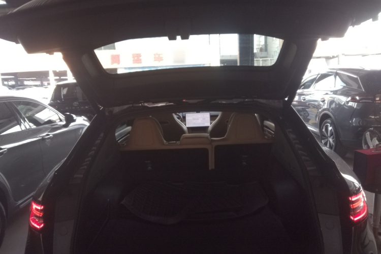 鸿蒙智行 智界R7 2024款 纯电 667km Max机舱底盘23