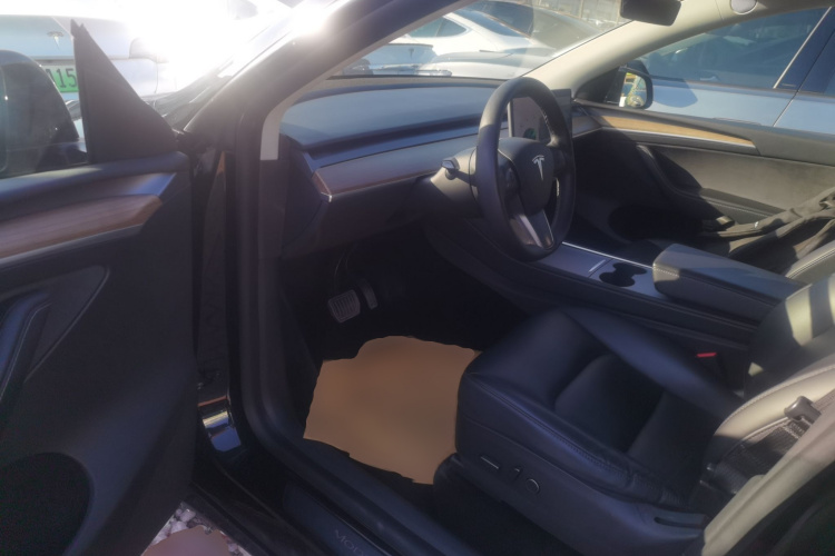 特斯拉 Model Y 2021款 标准续航后驱版中控内饰20