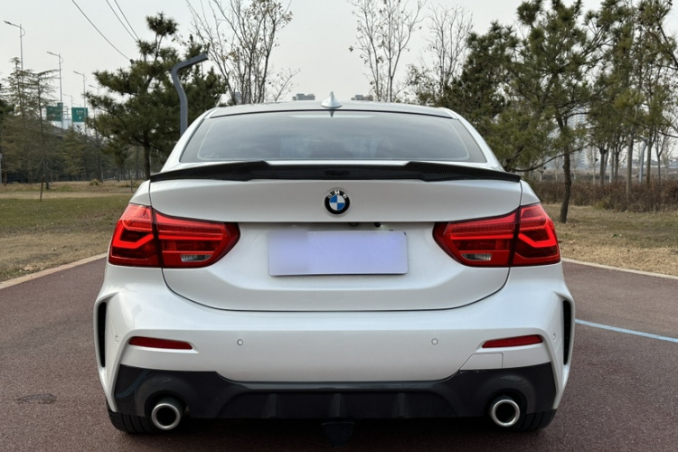 宝马1系 2021款 120i M运动版车身外观6008