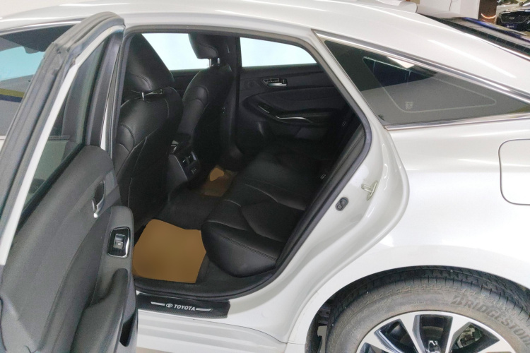 丰田 亚洲龙 2022款 2.0L 进取版中控内饰21