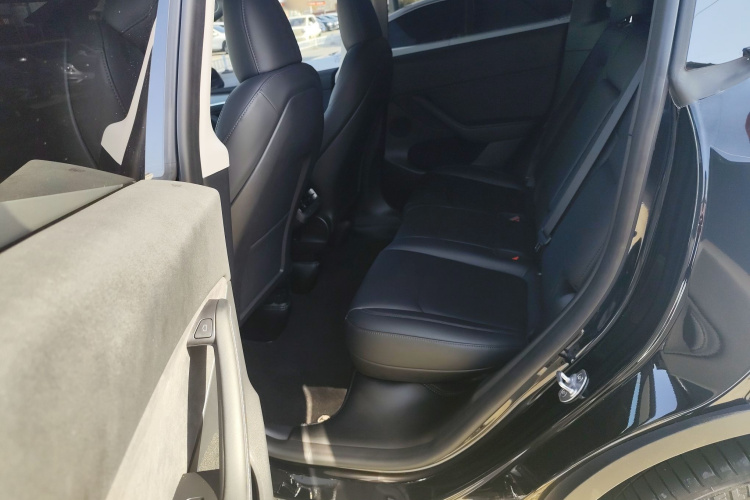 特斯拉 Model Y 2023款 长续航全轮驱动版中控内饰21