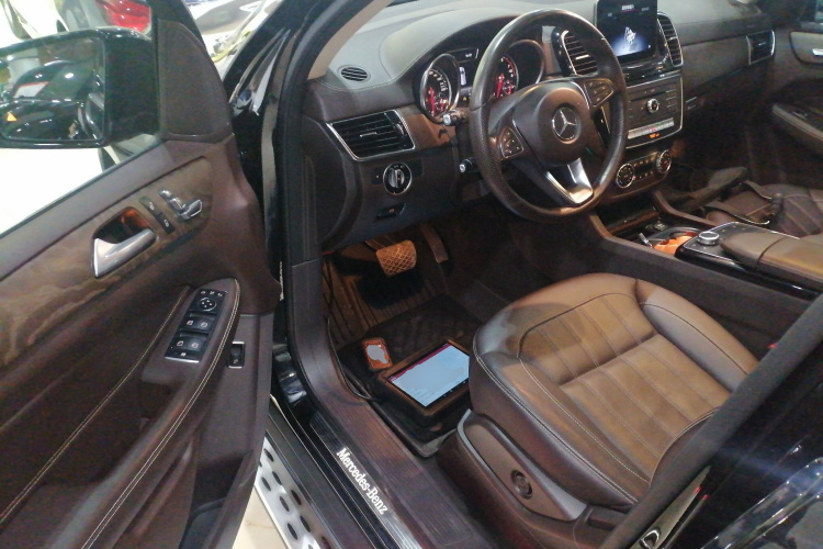 奔驰GLE 2018款 GLE 400 4MATIC 臻藏版中控内饰20