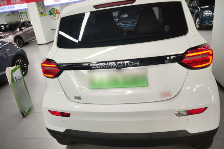 零跑汽车 零跑T03 2024款 403舒享版车身外观6