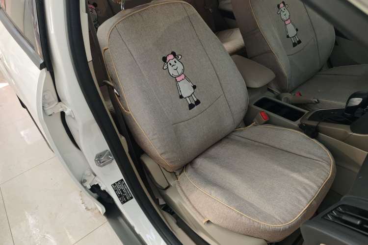 福特 福克斯 2017款 三厢 1.6L 自动舒适型智行版局部细节41