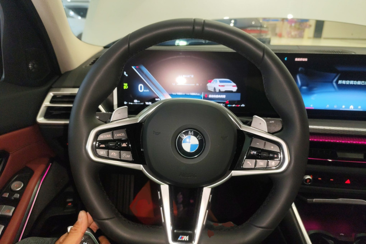 宝马3系 2025款 330Li M运动曜夜套装中控内饰13