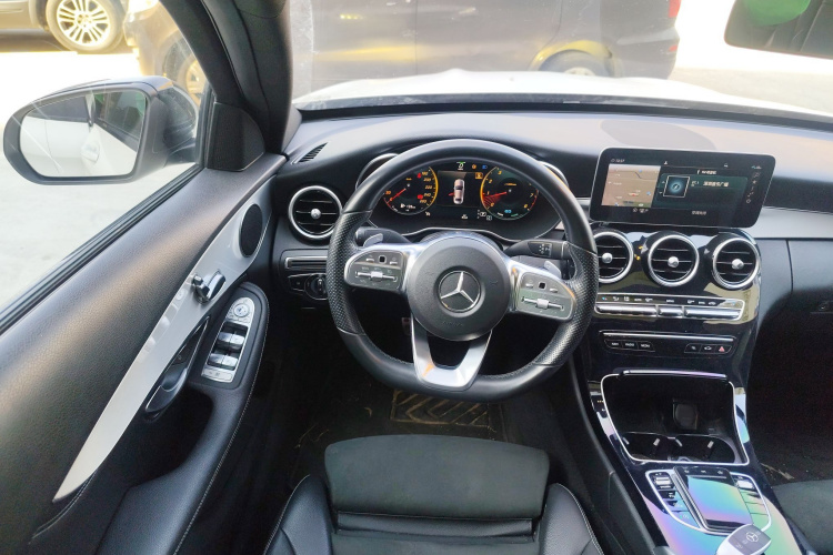 奔驰C级 2019款 C 260 运动版局部细节13