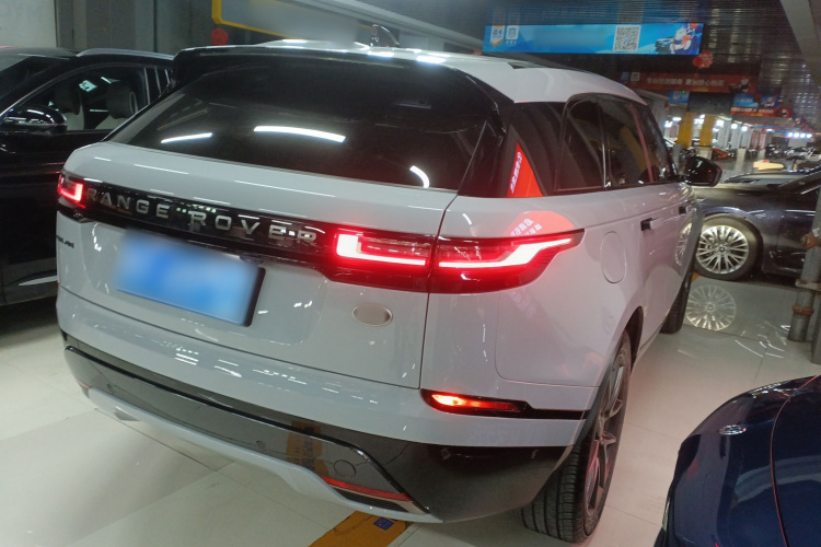 路虎 揽胜星脉 2024款 Dynamic HSE车身外观7