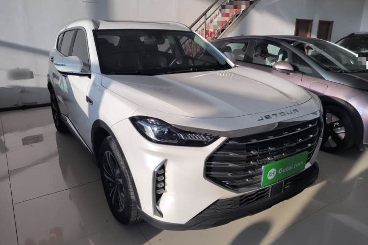 捷途X70 PLUS 2021款 1.5T 手动林 5座车身外观3