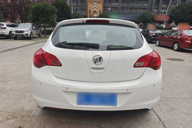 别克 英朗 2014款 XT 1.6L 自动时尚版车身外观6