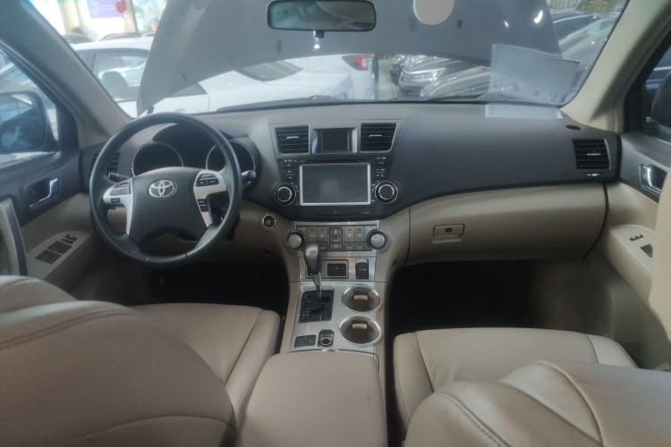 丰田 汉兰达 2012款 2.7L 两驱7座豪华版中控内饰7002