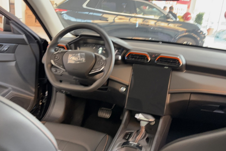 东风风神 奕炫 2024款 1.5L 自动劲速版中控内饰7003