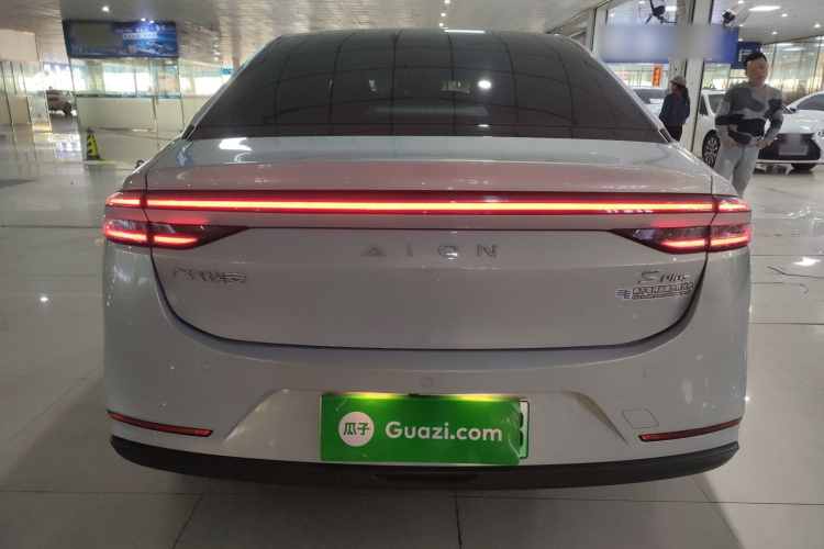 埃安 AION S Plus 2023款 70 智驾版 三元锂车身外观6004