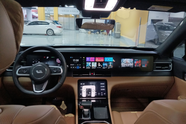 理想汽车 理想ONE 2020款 增程6座版中控内饰7002