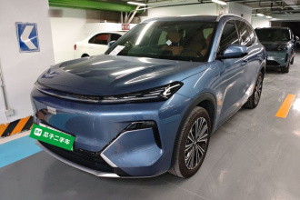 吉利银河 银河星舰7 EM-i 2025款 120km 领航版