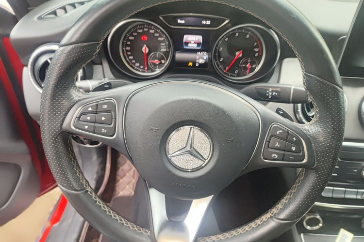 奔驰CLA 2017款 改款 CLA 200 时尚型局部细节13