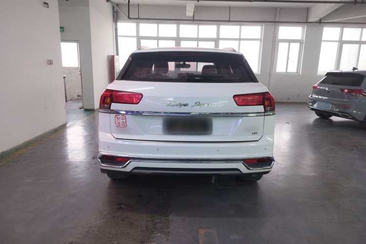 众泰 大迈X7 2018款 2.0T 自动至尊型车身外观6