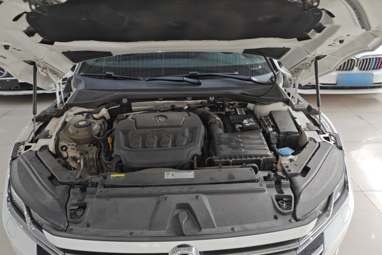 一汽-大众CC 2020款 330TSI 魅颜版 国VI机舱底盘24