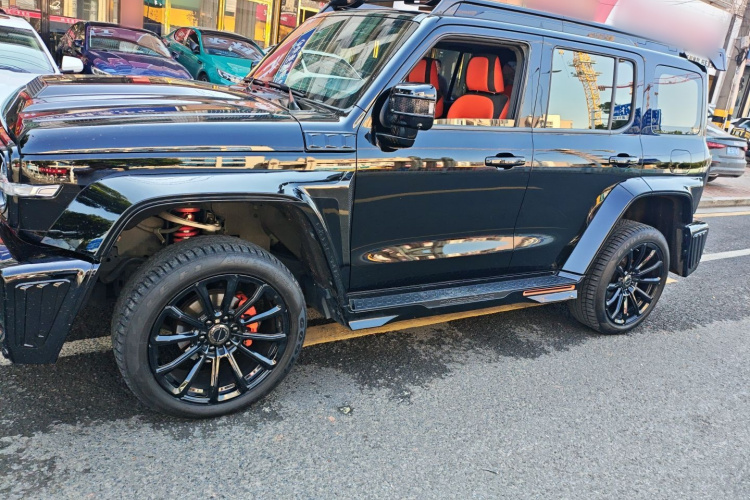 超境汽车 共创坦克300 2023款 2.0T 赛博骑士车身外观4