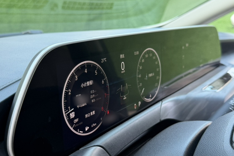 别克GL6 2021款 323T 轻混动互联豪华型中控内饰7010