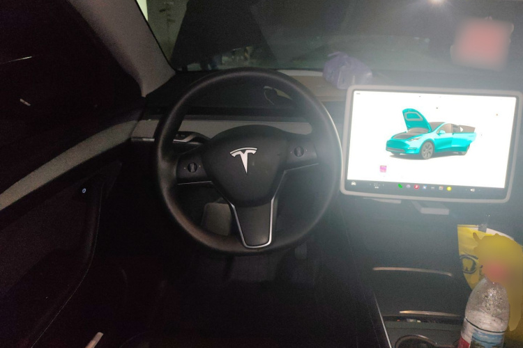 特斯拉 Model Y 2024款 后轮驱动版中控内饰13