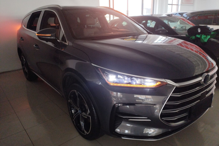 比亚迪 唐新能源 2021款 DM-i 112KM 尊贵型车身外观3