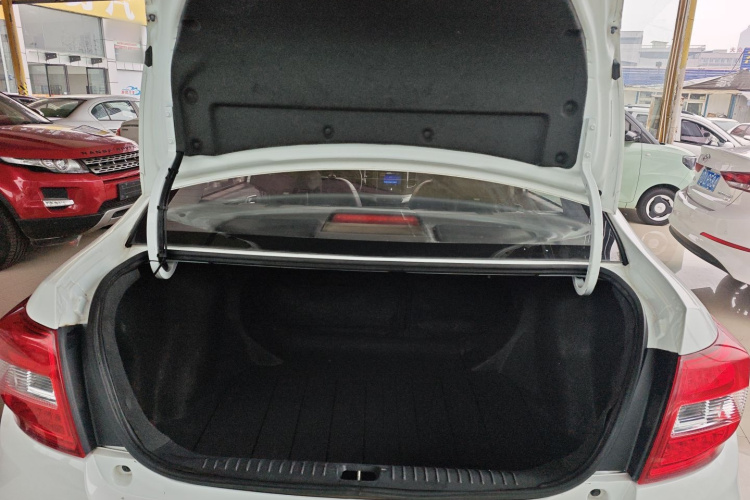 吉利汽车 远景 2017款 1.5L 自动幸福版机舱底盘23