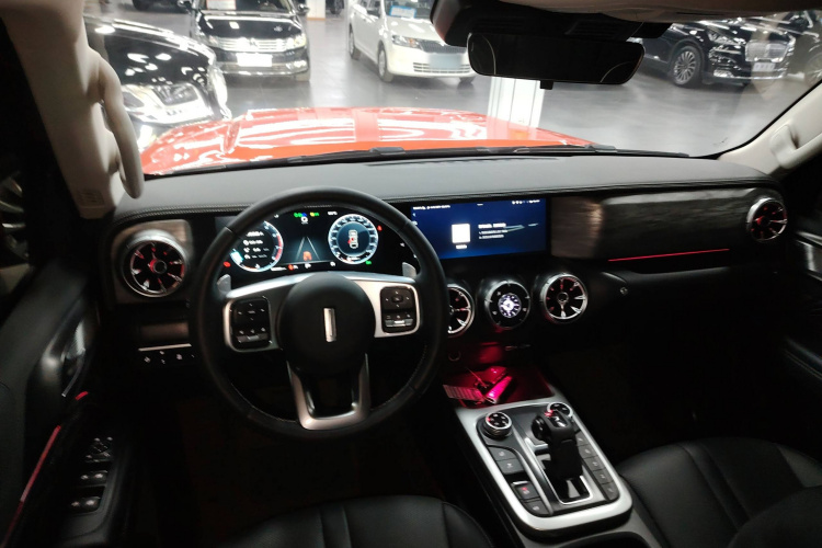 坦克300 2021款 越野版 2.0T 征服者中控内饰7002