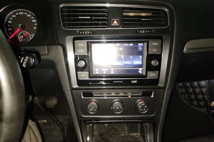 大众 高尔夫 2018款 230TSI 手动舒适型局部细节16