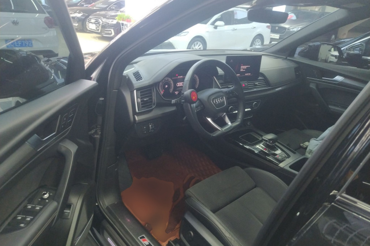 奥迪Q5L Sportback 2022款 改款 45 TFSI 豪华型中控内饰7003