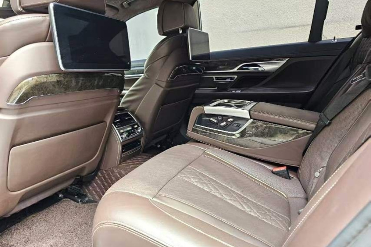 宝马7系 2016款 730Li 豪华型中控内饰7005