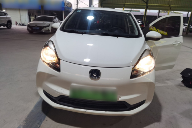 长安欧尚 奔奔E-Star 2021款 国民版 心悦版 磷酸铁锂（31.18kWh）车身外观2