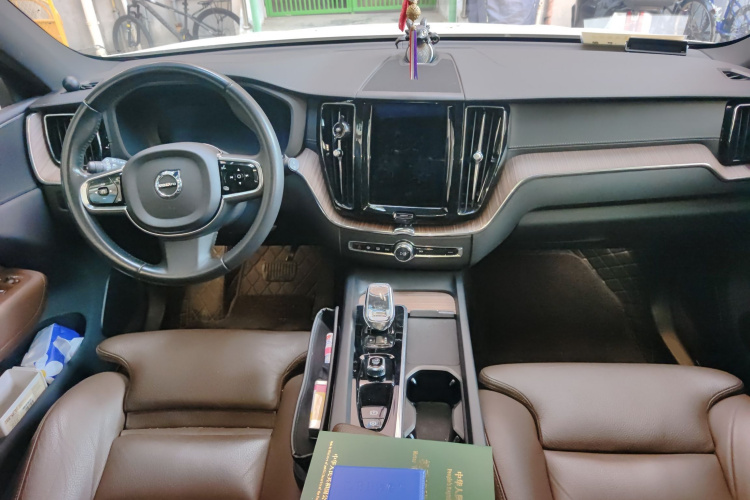 沃尔沃XC60 2022款 B5 四驱智逸豪华版中控内饰12