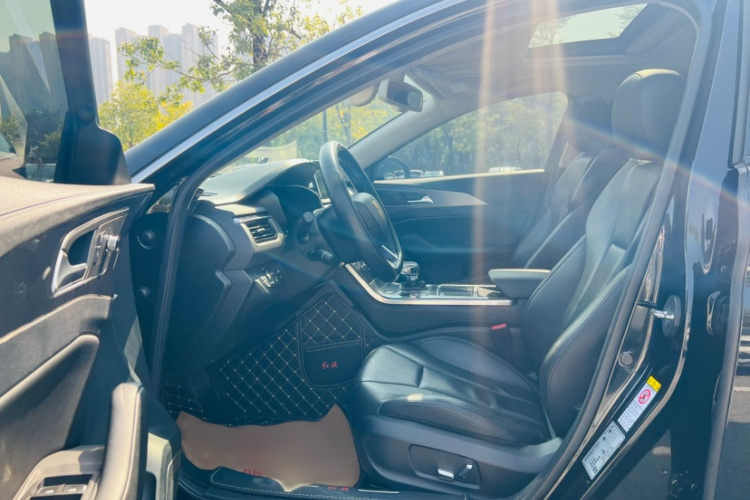 红旗H5 2020款 1.8T 自动智联旗韵版中控内饰7008