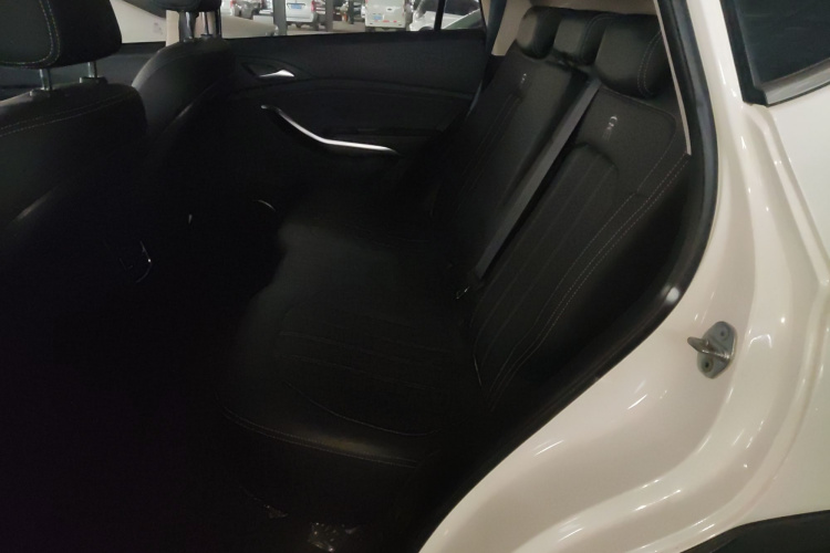 比亚迪 宋新能源 2019款 宋EV500 智联领动型中控内饰7004