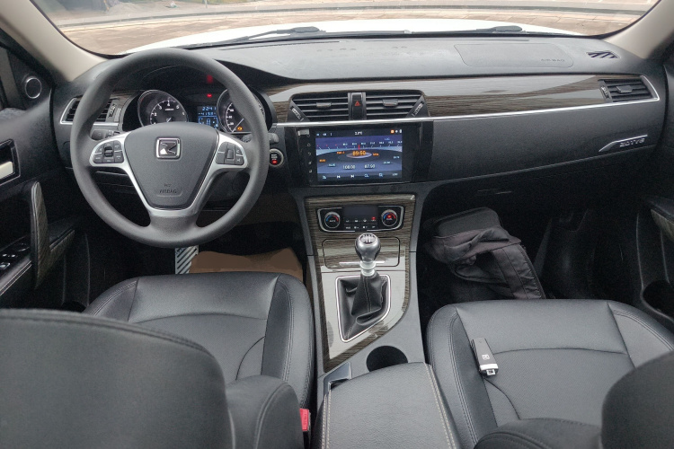 众泰T600 2016款 1.5T 手动旗舰型中控内饰12
