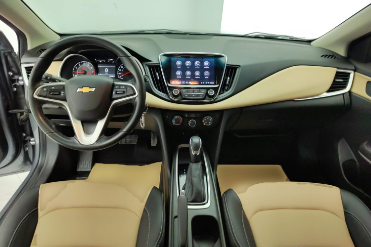 雪佛兰 科鲁泽 2022款 320 自动悦享天窗版中控内饰12