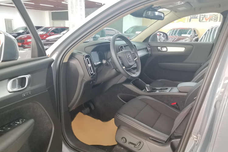 沃尔沃XC40 2020款 T3 智行时尚版中控内饰7003