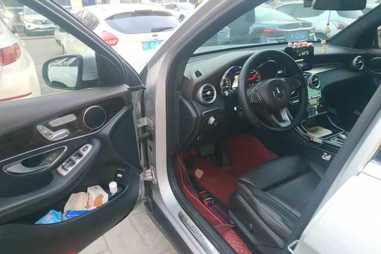 奔驰GLC 2016款 GLC 260 4MATIC 动感型中控内饰7003